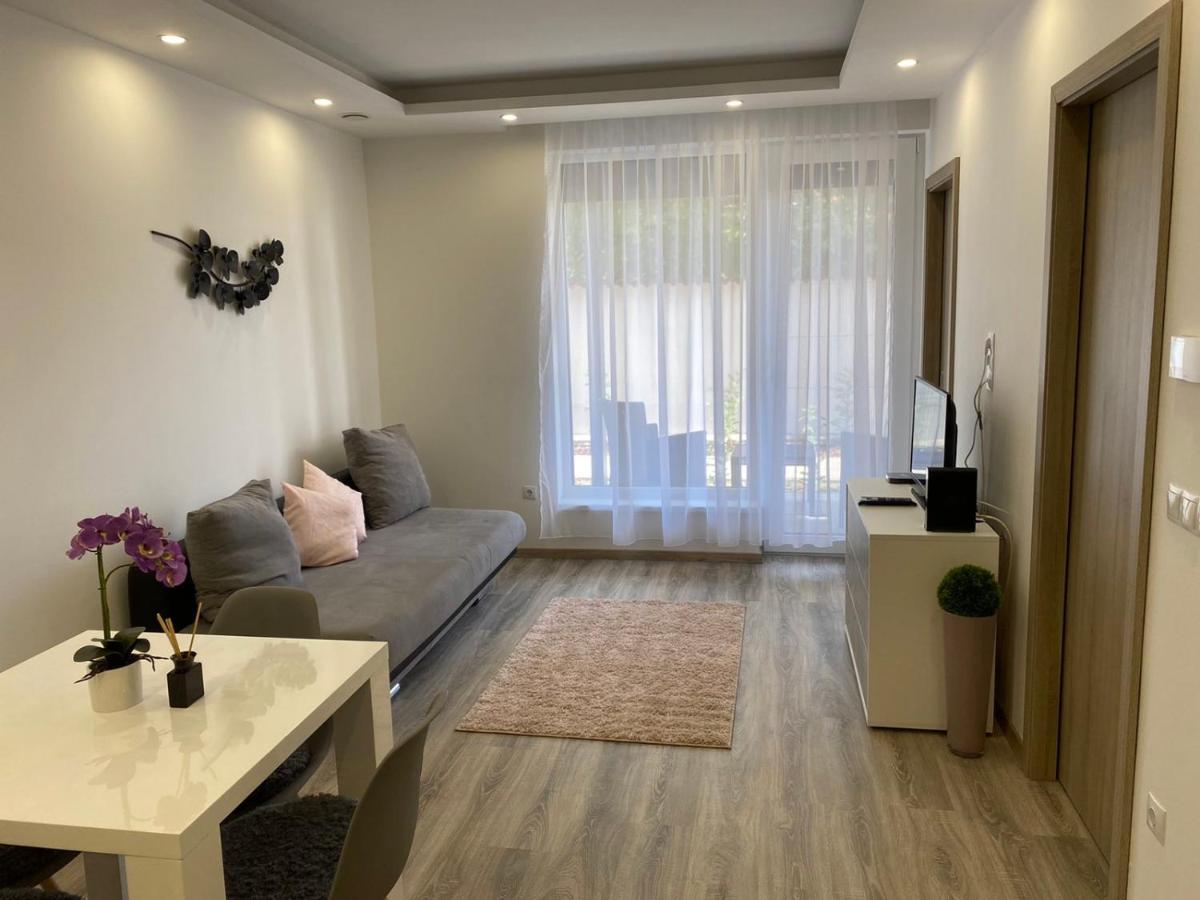 Oasis Apartman ไฮจ์ดุสโซบอสโล ภายนอก รูปภาพ